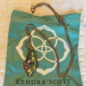 Kendra Scott necklace